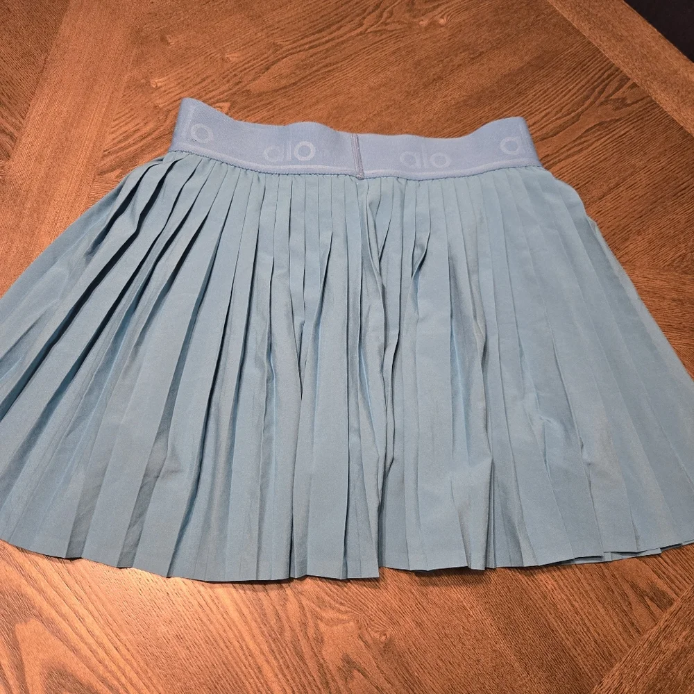 Alo Yoga Aces Skirt skort in Blue Splash sz LARGE